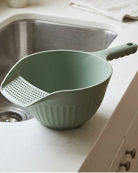 Olyns Flowcrest Handled Produce Rinse Funnel 3 qt Sage - Lifestyle view