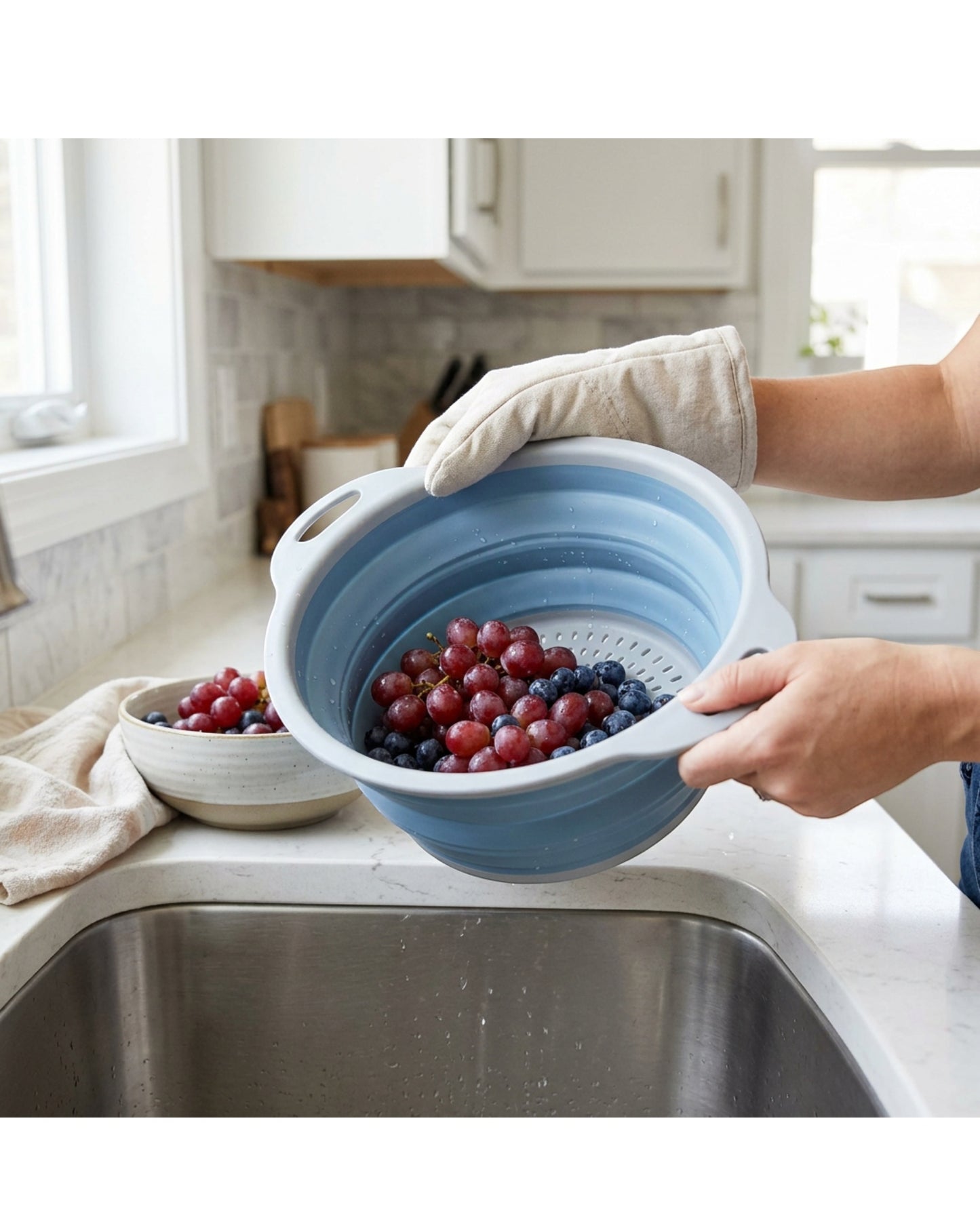 Olyns Collapsible Vegetable Strainer Blue 9 in
