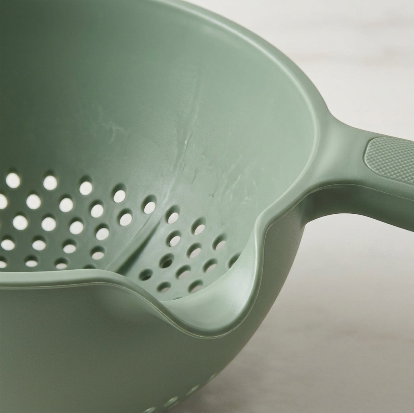 Olyns Flowcrest Handled Produce Rinse Funnel 3 qt Sage - Detail view