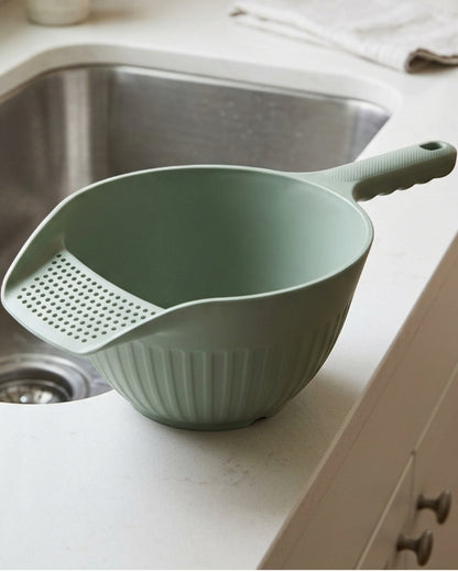 Olyns Flowcrest Handled Produce Rinse Funnel 3 qt Sage - Lifestyle view